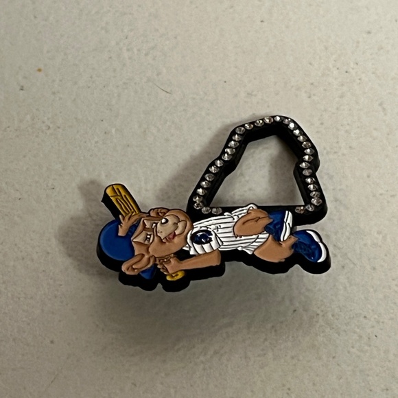 New Era Chicago Cubs Clark  Mascot Pin Brooch Baseball Pins Streetwear Hat - Picture 3 of 6